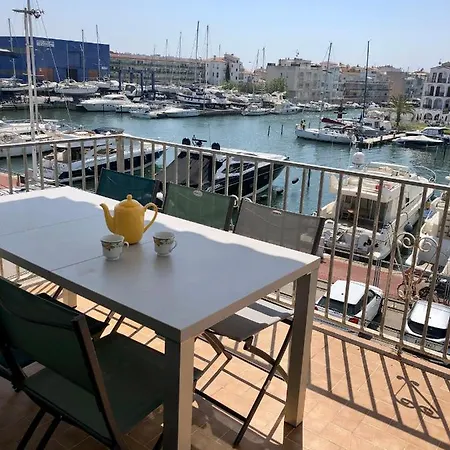 Port Rhodes Panoramic Terrace Apartment *